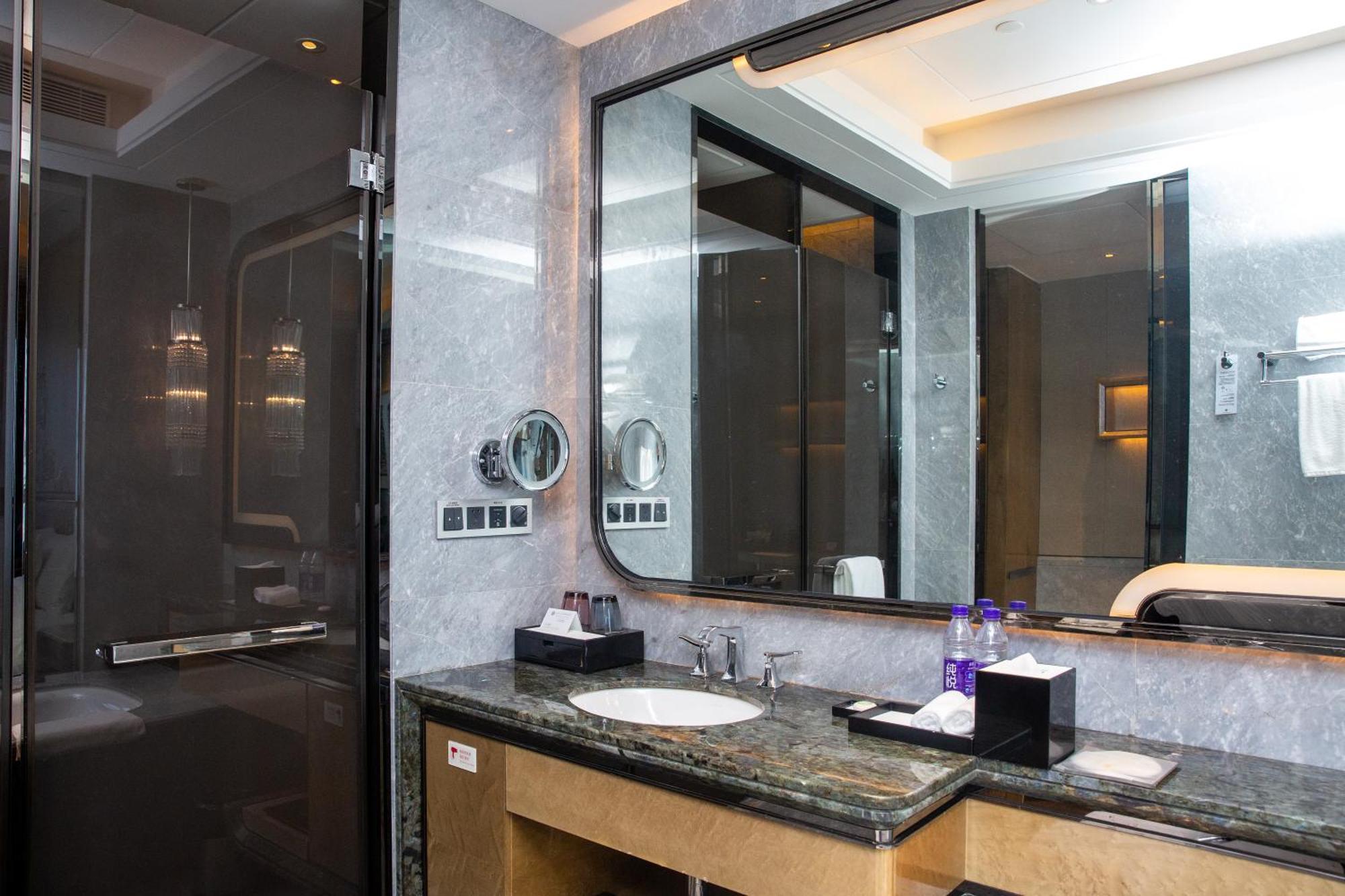 מלון Pullman Yantai Center מראה חיצוני תמונה