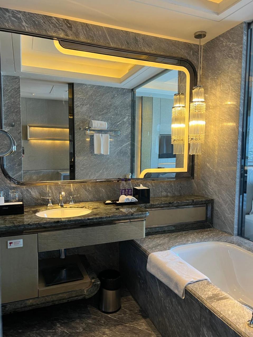 מלון Pullman Yantai Center מראה חיצוני תמונה